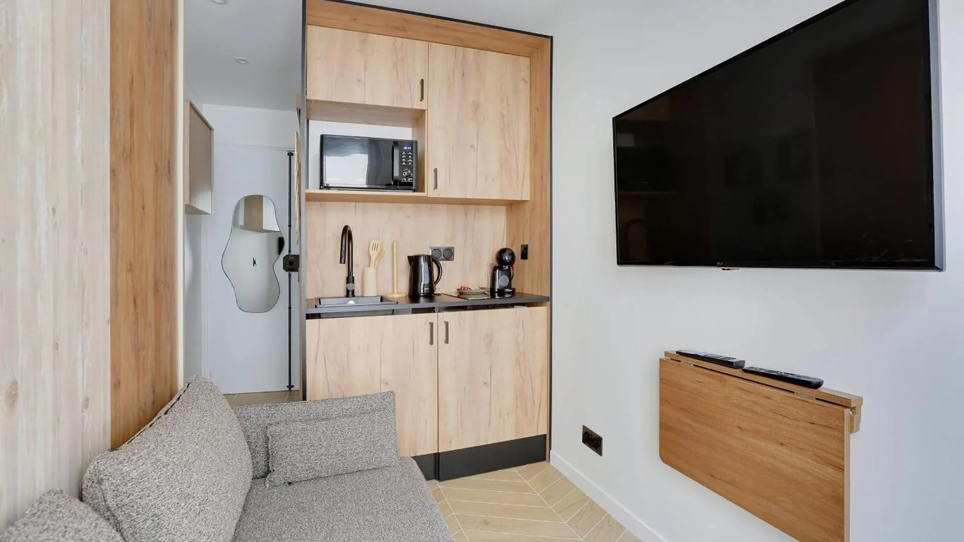 Parc Monceau - Beautiful Apartment Paris